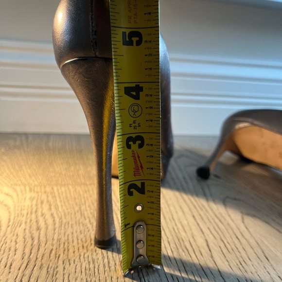 YSL Gold Pumps - Picture 15 of 16